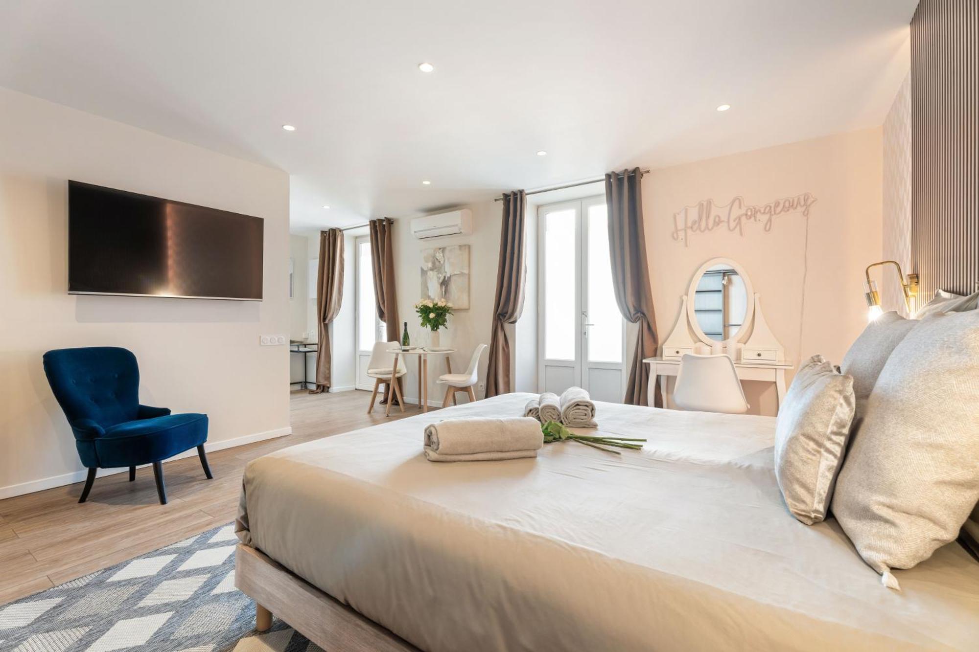 Nice Renting - Love Room Massena - Luxe Room - Jacuzzi - Terrace - King Bed - Ac Exterior photo
