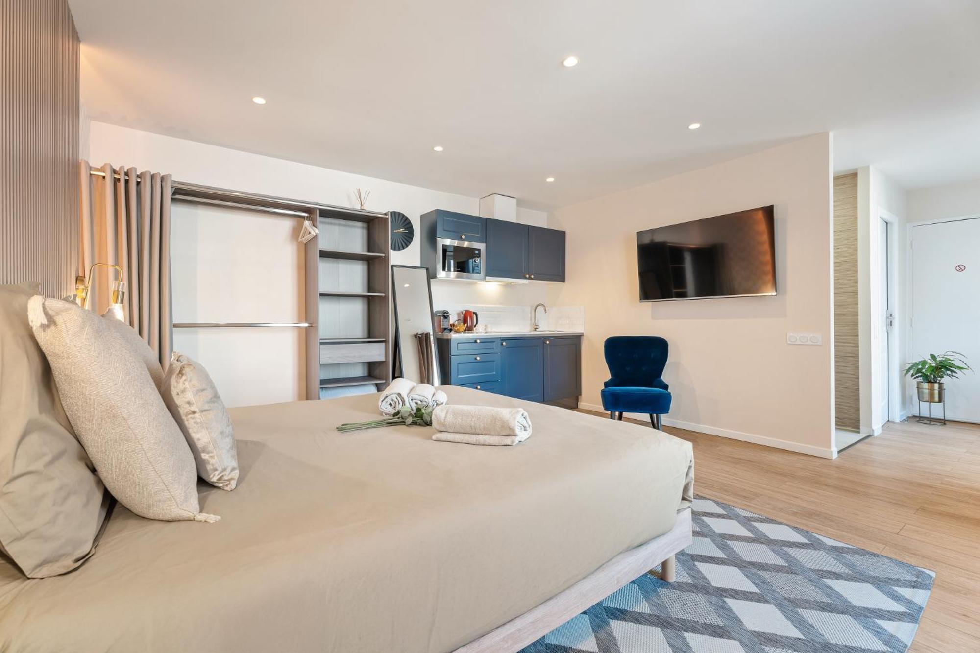 Nice Renting - Love Room Massena - Luxe Room - Jacuzzi - Terrace - King Bed - Ac Exterior photo