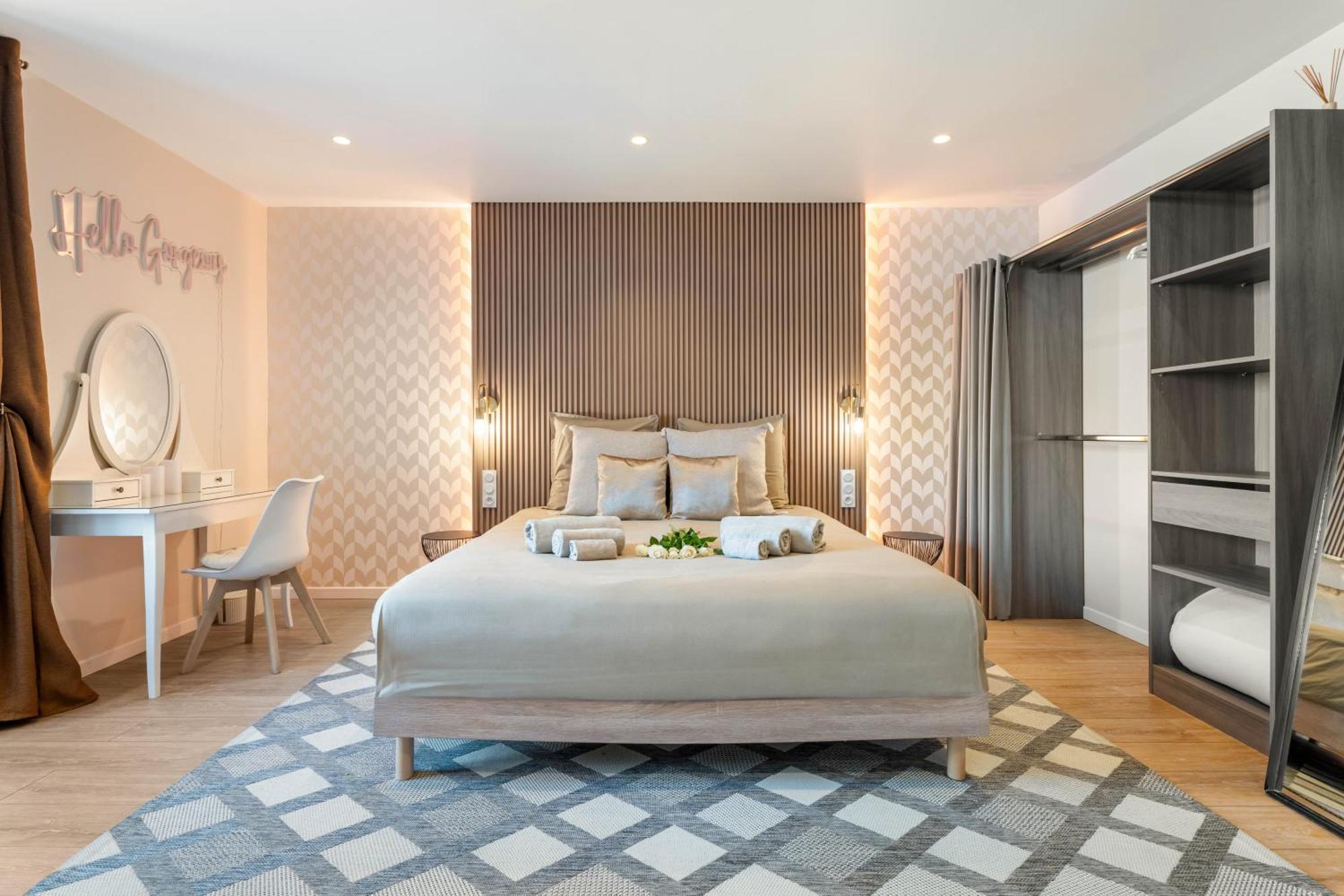 Nice Renting - Love Room Massena - Luxe Room - Jacuzzi - Terrace - King Bed - Ac Exterior photo